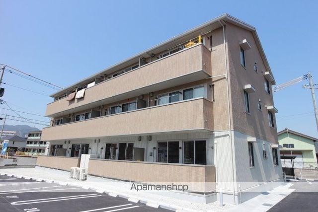 ウィルコート小郡三軒屋町 A棟の外観写真