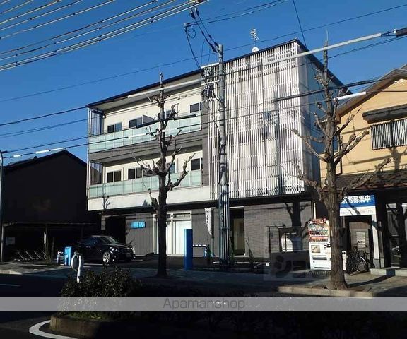コモダカーサエンマ
