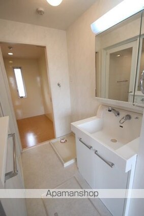 ホワイトローズ[1LDK/53m2]の洗面所