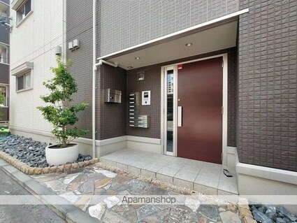 ウィング　Ａ棟[1LDK/31.87m2]のエントランス