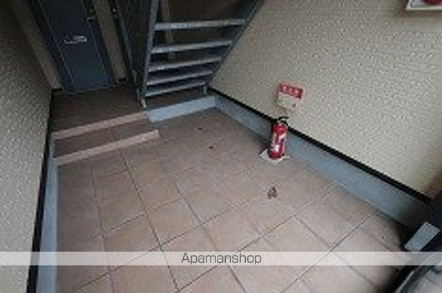 メゾンコート華参番館の玄関写真