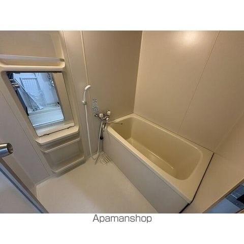 山鼻コンパウンドの内装写真