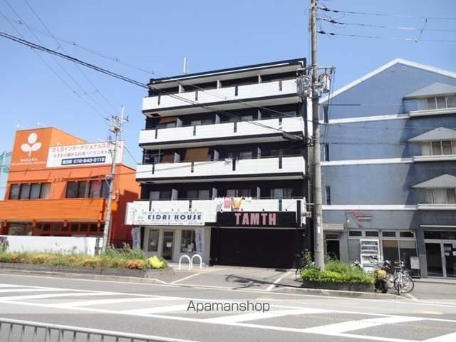 テラスエスト枚方の玄関写真