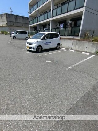 エクシード二ツ木Ｃ棟[1LDK/40.78m2]の駐車場1