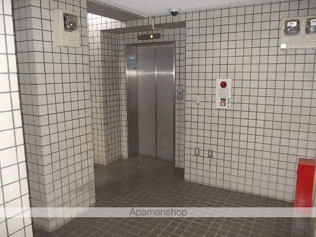 【三鷹市下連雀のマンションの写真】