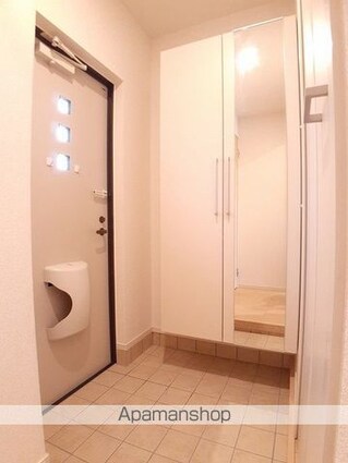 ヴェリテ・ヴィラージュ[1LDK/45.19m2]の玄関