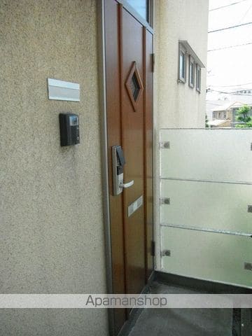 フローリアン松波の玄関写真
