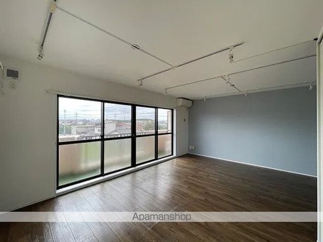 アルディエールの内装写真