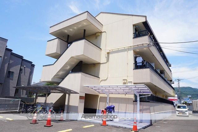 グランパスノムラの玄関写真