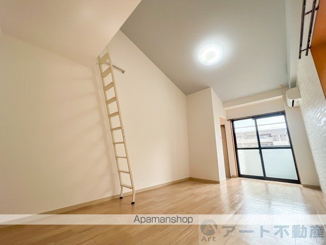 フォブール三笠IIの内装写真