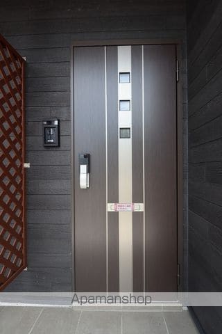 リバーサIIの玄関写真