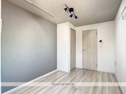 ＭＥＬＤＩＡ松島四丁目[1K/18.4m2]のリビング・居間2