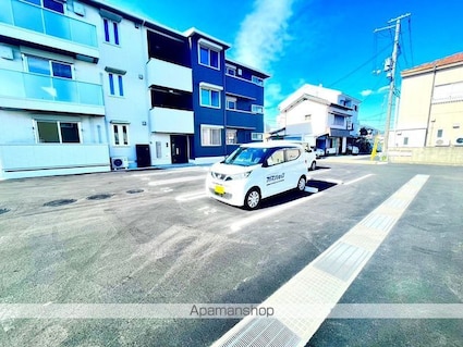 カルム　アビタシオン北出島[2LDK/64.76m2]の駐車場