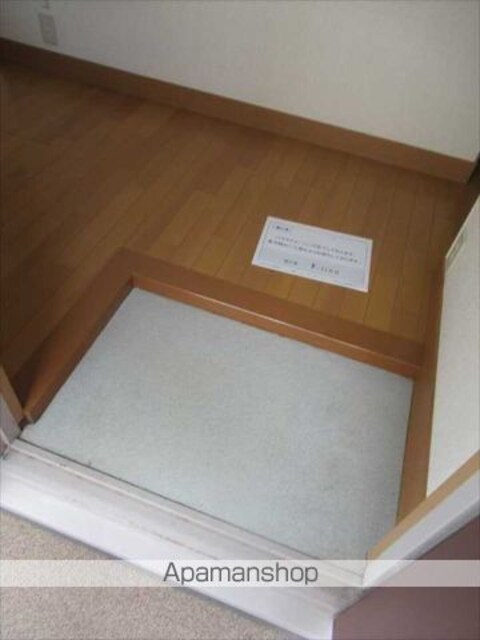 和歌山県和歌山市小雑賀[1LDK/33.06m2]の玄関