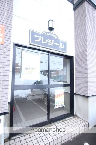 プレジールの玄関写真