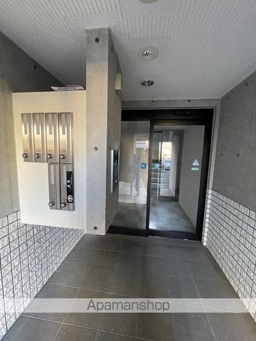 VERT西区の玄関写真