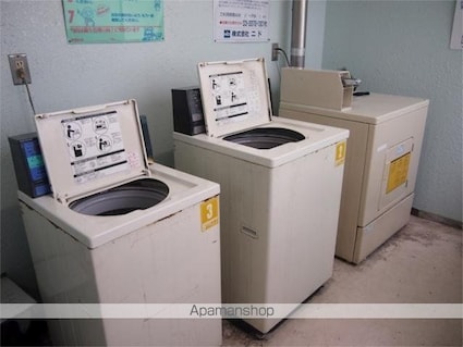 東京都中野区本町３丁目[1R/16.07m2]の共用部