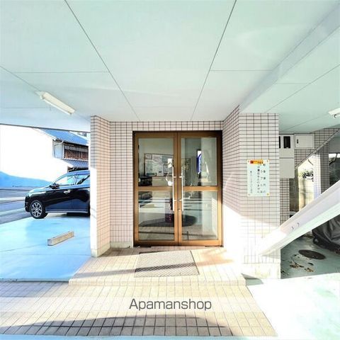 第3クリスタルの玄関写真