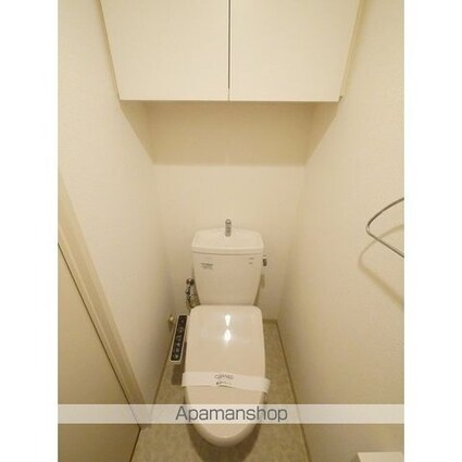 東京都新宿区新宿１丁目[1R/26.14m2]のトイレ