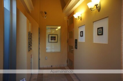 東京都世田谷区松原６丁目[1R/30.48m2]のロビー2