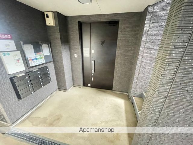 アンプルールフェールエタンセルマン昆陽の玄関写真