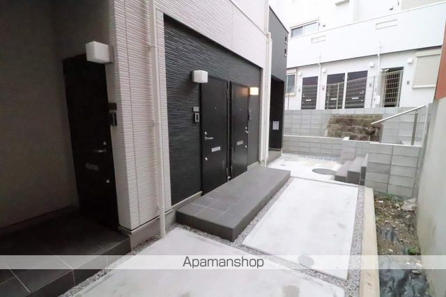 BUENA−MAISON 福生Bの玄関写真