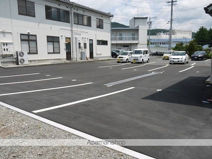 シルキーメゾン[3LDK/87.77m2]の駐車場