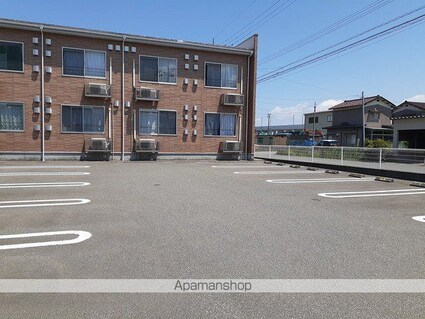 クラール　アロッジオ[1K/36.28m2]の駐車場