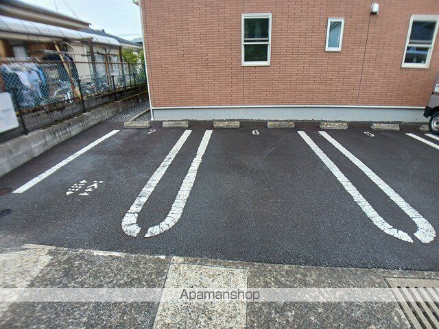 grass・Nの玄関写真