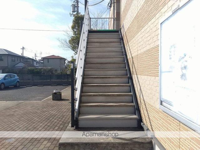 レオパレスエスポワールの玄関写真