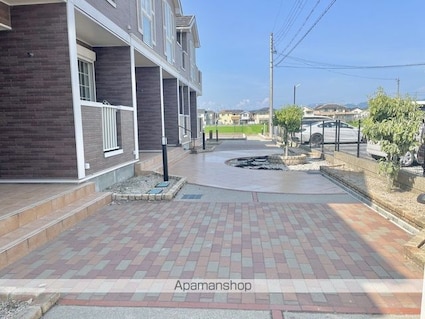 ヴィラ　アンソレイエⅢ[2DK/44.82m2]のエントランス1