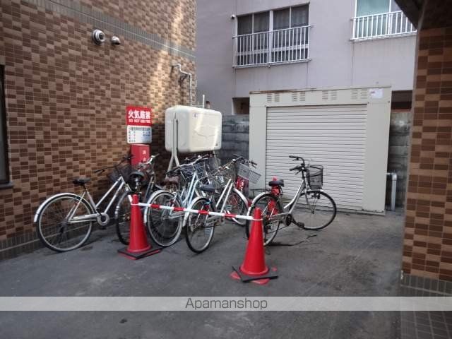 パークヒルズ中央Kの玄関写真