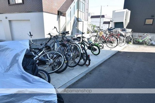 レジデンス西岡の玄関写真