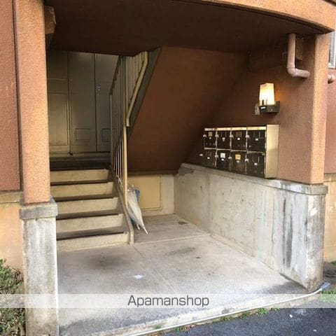 湖城ヶ丘ハイツ5号館の玄関写真