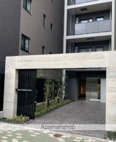 ルフォンプログレ四谷の玄関写真