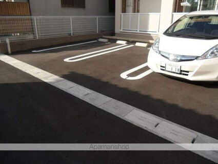 ミーティア　Ⅲ[1K/26.08m2]の駐車場