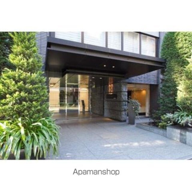 Ｃｒｅａｒｅ麹町[1R/40.04m2]のエントランス1