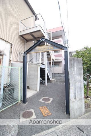 ディアトレス下中野の玄関写真