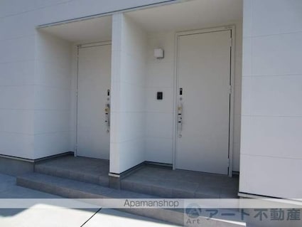 Ｑｕａｔｒｅ　ｓａｉｓｏｎｓ[2DK/67.06m2]のエントランス