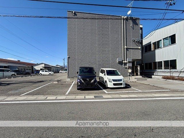 レオパレス虹の外観写真