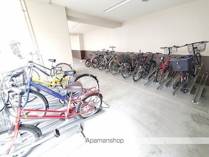 ドミール北新宿２[1K/21m2]の駐車場