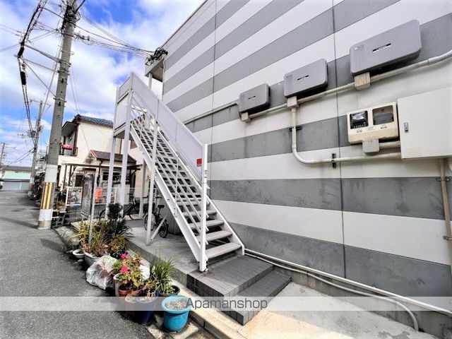 レオパレスパリワールの玄関写真