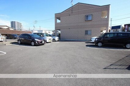 ブエナビスタ　[1K/30.96m2]の駐車場