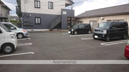 ディアスセフィラ[1K/28.21m2]の駐車場2