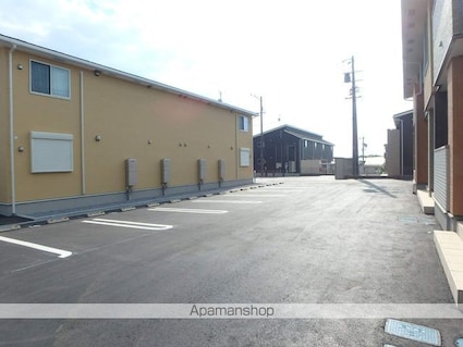 トリニティ岩村田　Ⅱ[2LDK/56.68m2]の外観3