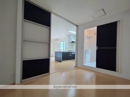 ロイヤルコート[1LDK/47.21m2]の内装2