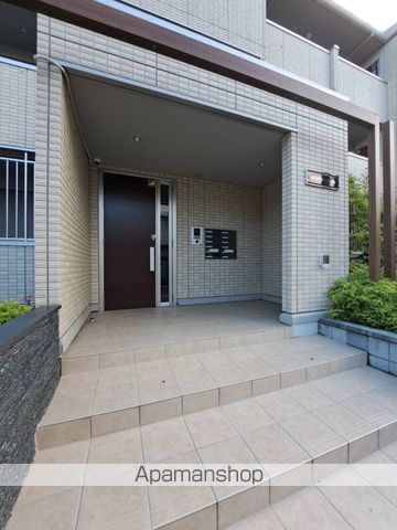 クレストステージ東大宮の玄関写真