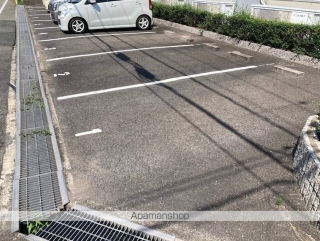 レオパレス南手城[1K/26.08m2]の駐車場1