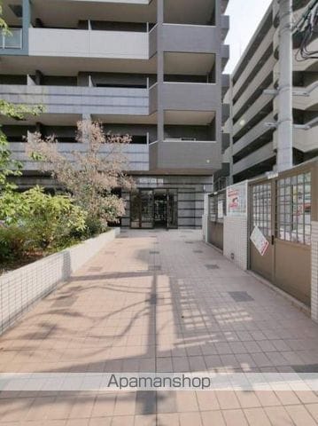 ウインステージ平尾の玄関写真