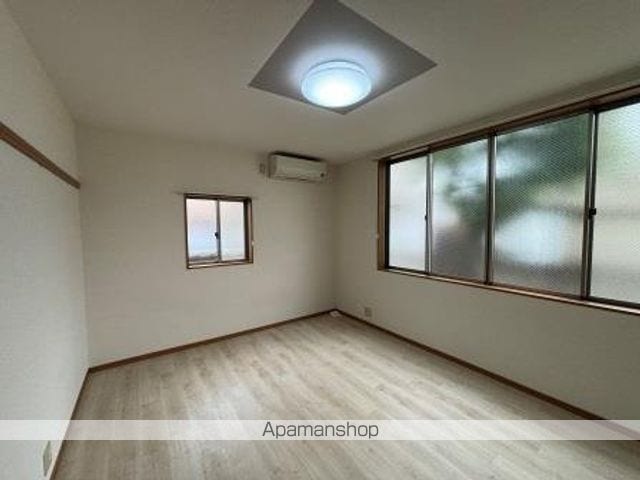 タウンハウス・タマの内装写真